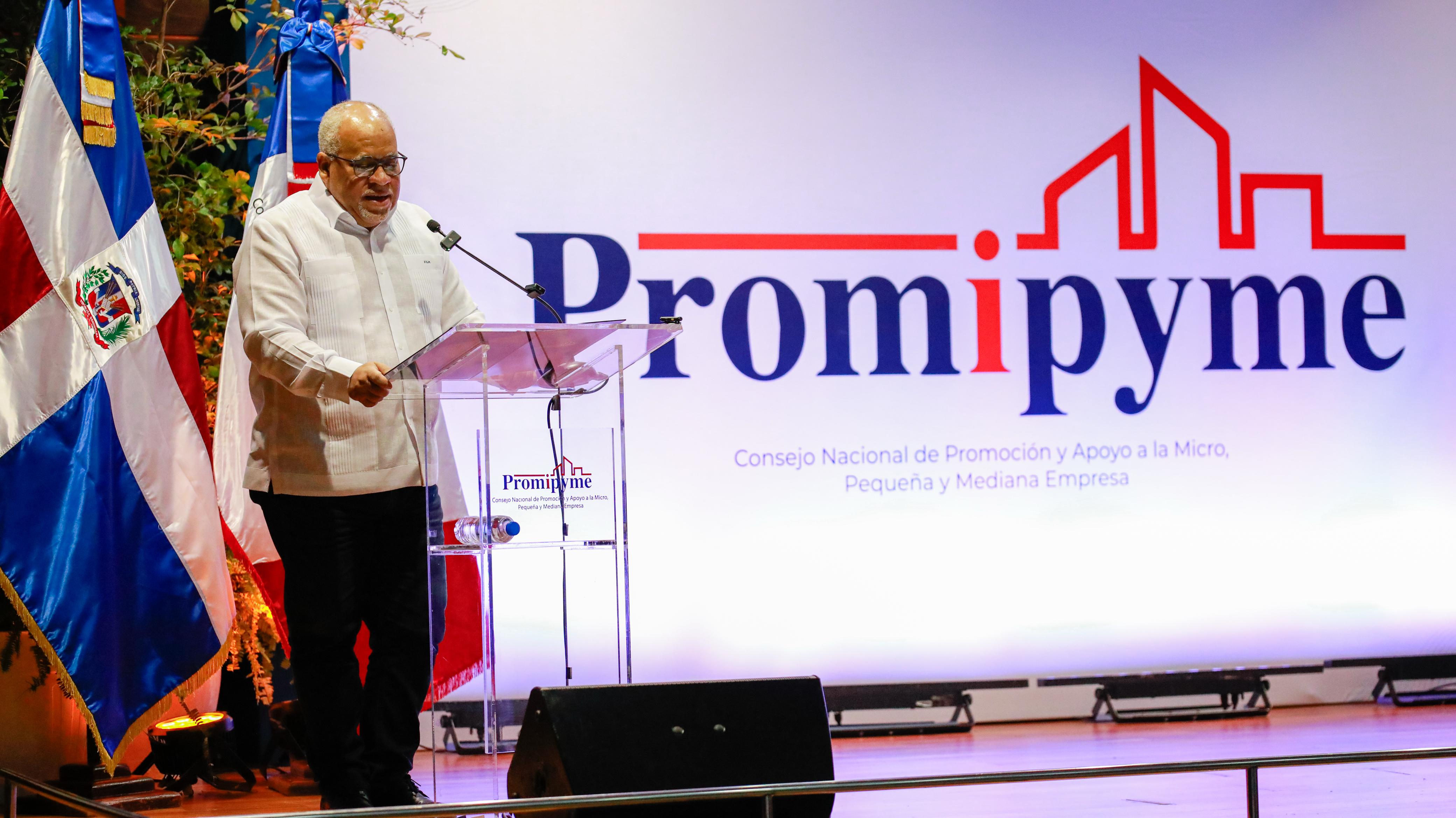 PROMIPYME entrega RD$215 millones en créditos a microempresarios de Santo Domingo Este